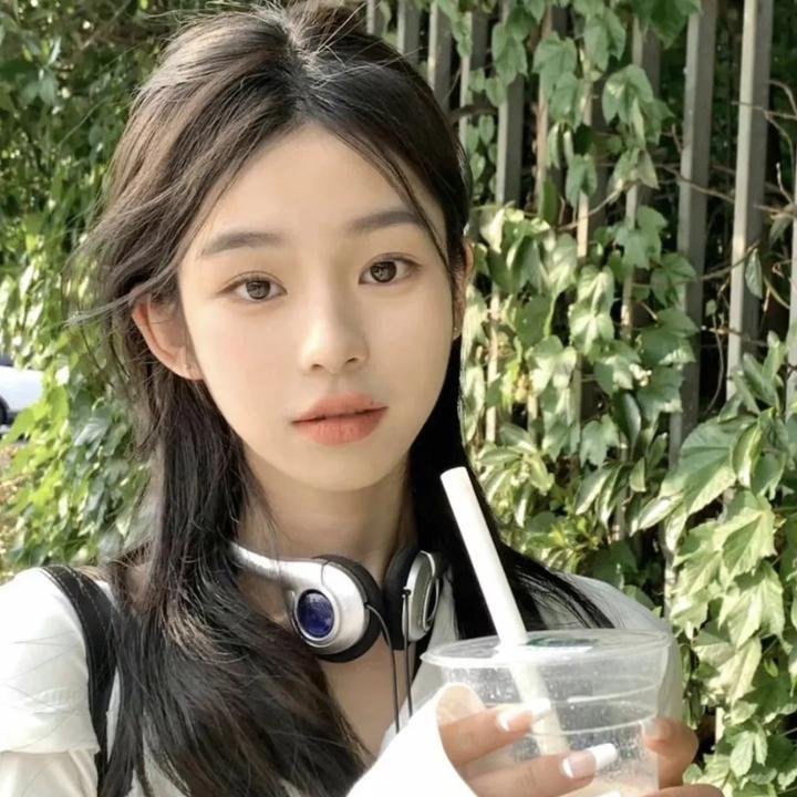 楼下的女人和楼上的男人